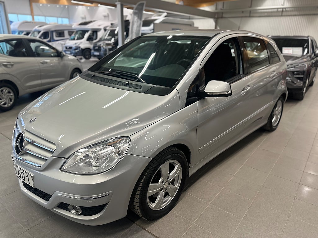 Mercedes-Benz B 180 CDI Nybesiktigad
