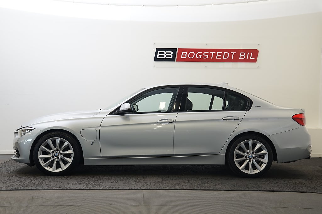 BMW 330e Sedan Sport line 252hk |H/K|Rattvärme|Adapt-Fart