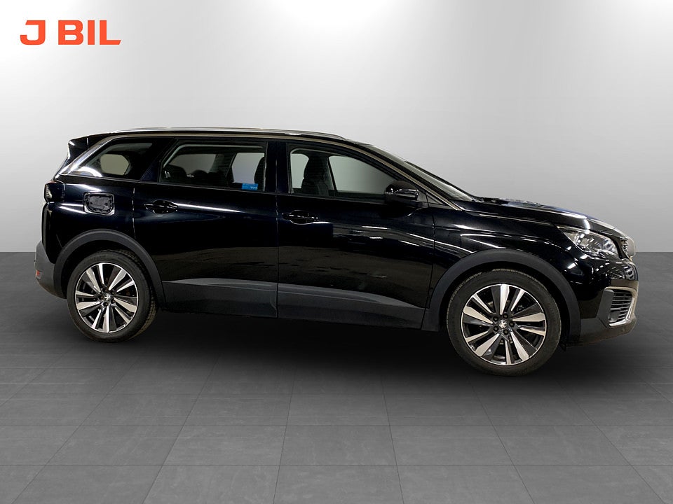 Bild på Peugeot 5008 Active 1.2 PT 130hk - 7-SITS, DRAG