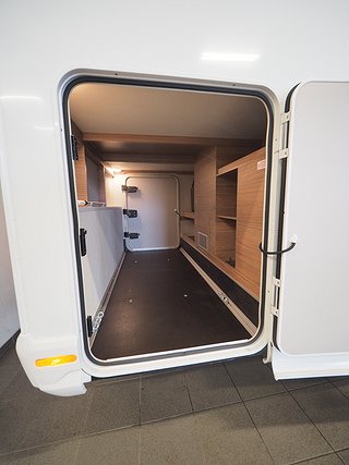 Husbil-integrerad Knaus L!ve I 700 MEG 13 av 17