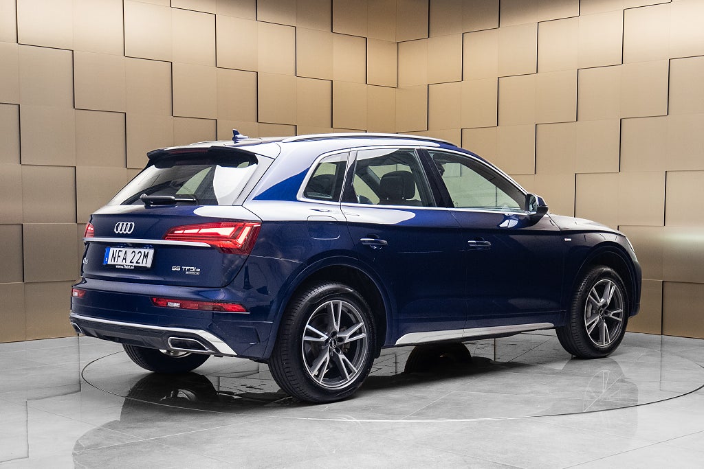 Audi Q5 55 TFSI e quattro S Line / Pano / Drag / Kamera