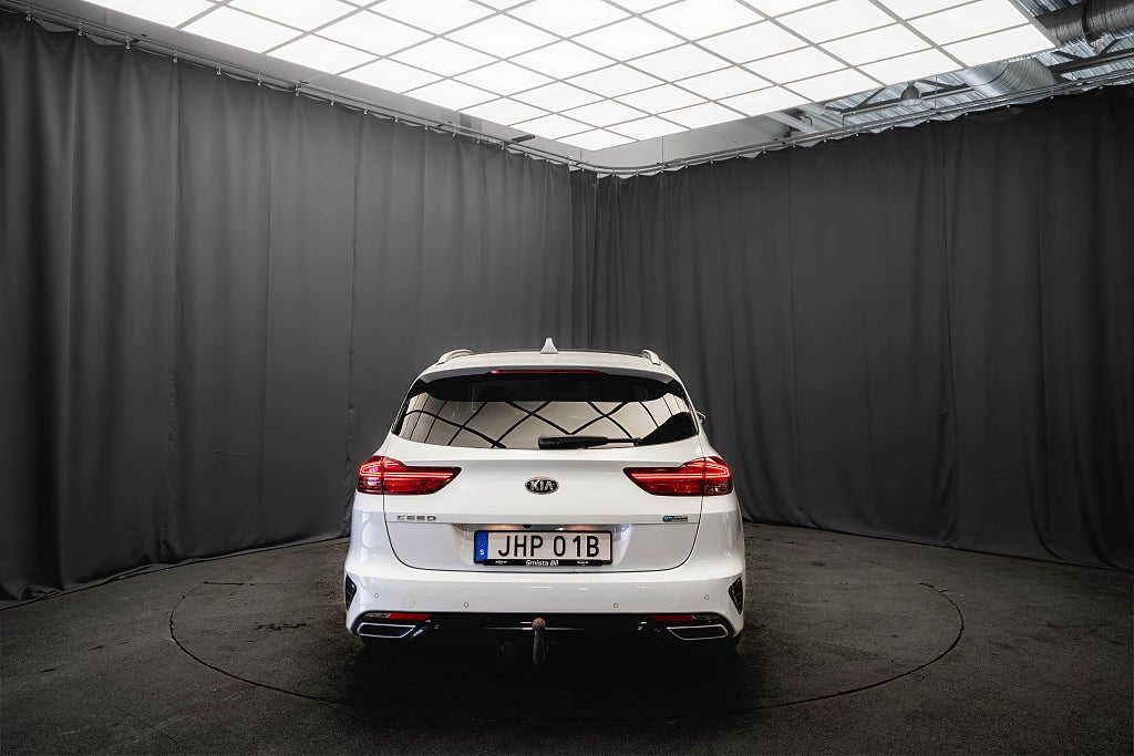 Kia Ceed SW Plug-in Advance Plus 2 PANO DRAG LÄDER M&K-VÄRMARE