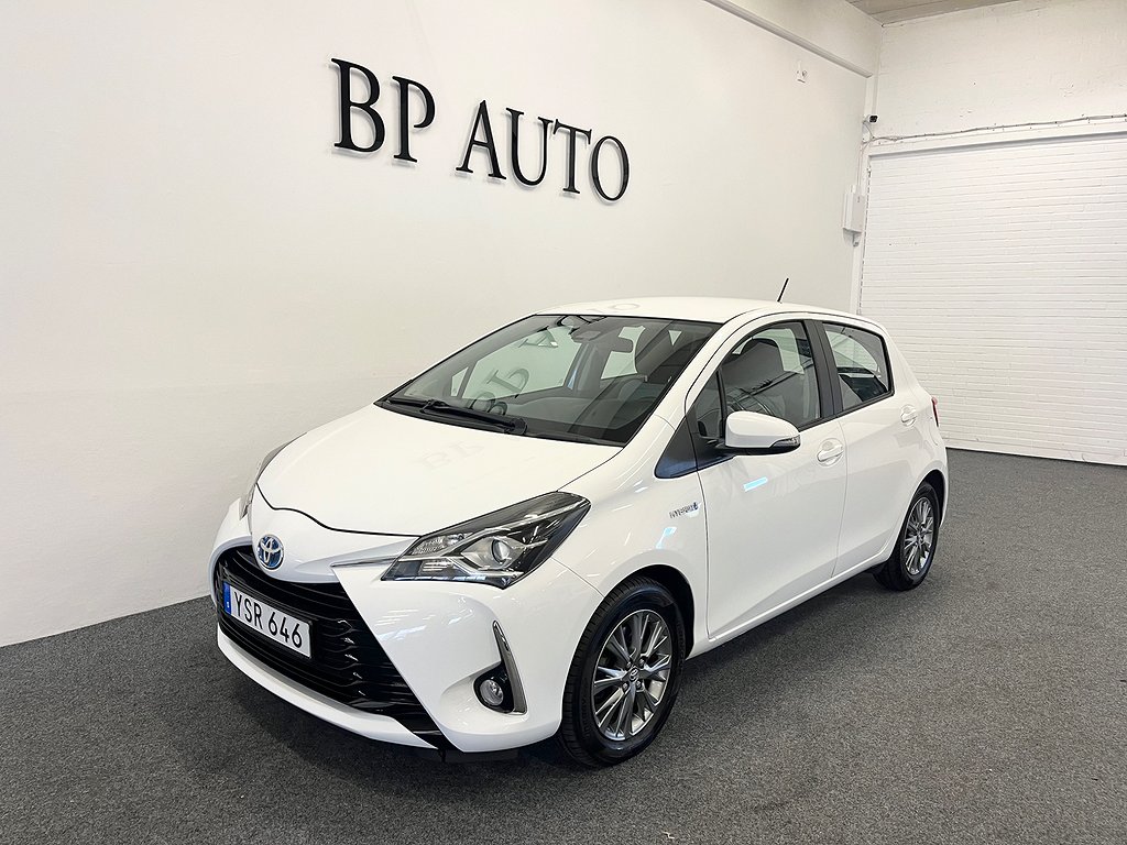 Toyota Yaris Hybrid e-CVT Active B-kamera Lane-assist 3.95%