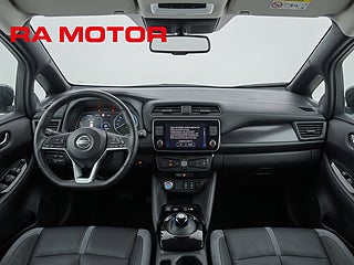 Halvkombi Nissan Leaf 16 av 23