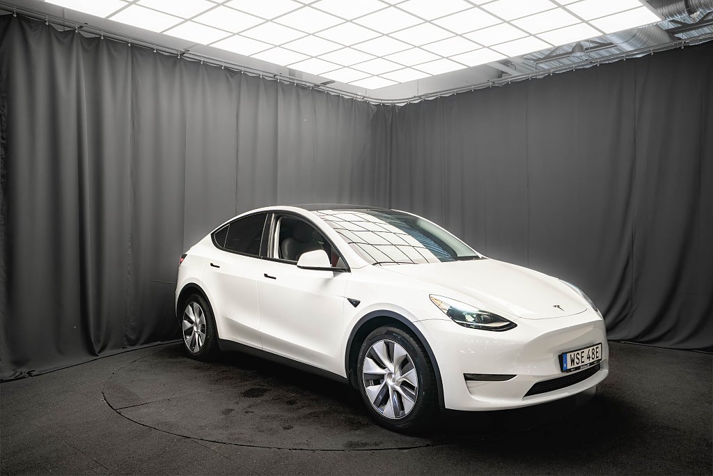 Tesla Model Y Long Range AWD DRAG PANO KAMERA 1-ÄGARE MOMS 94% SoH