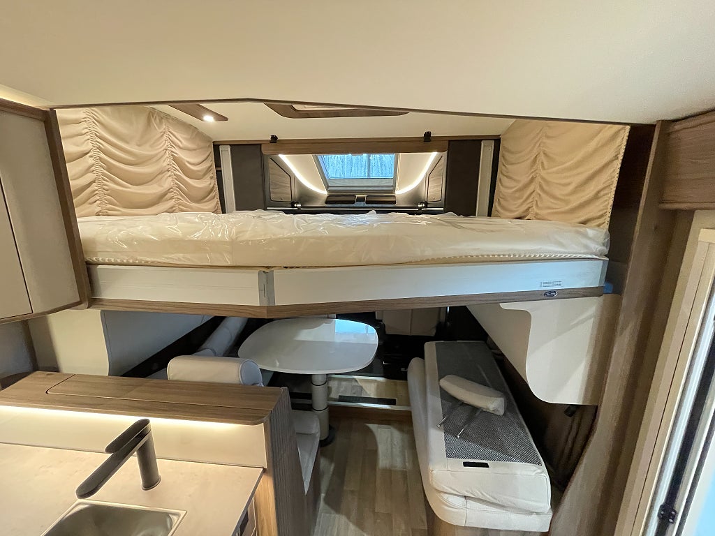 Kabe TMX 810 LXL /Cinderella/ALDE/5 bältad/Automat/Mercedes - Kabe