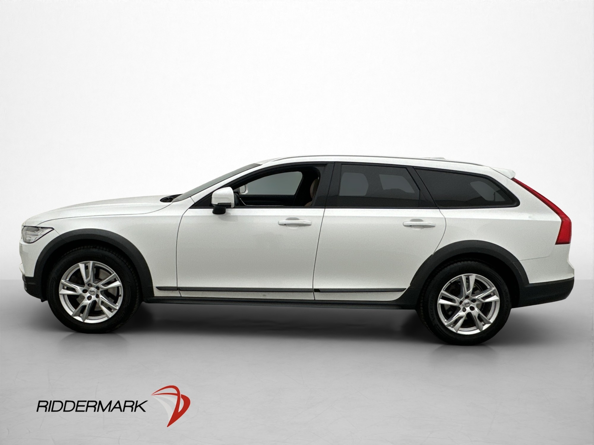 Volvo V90 Cross Country 2018, photo 2/10