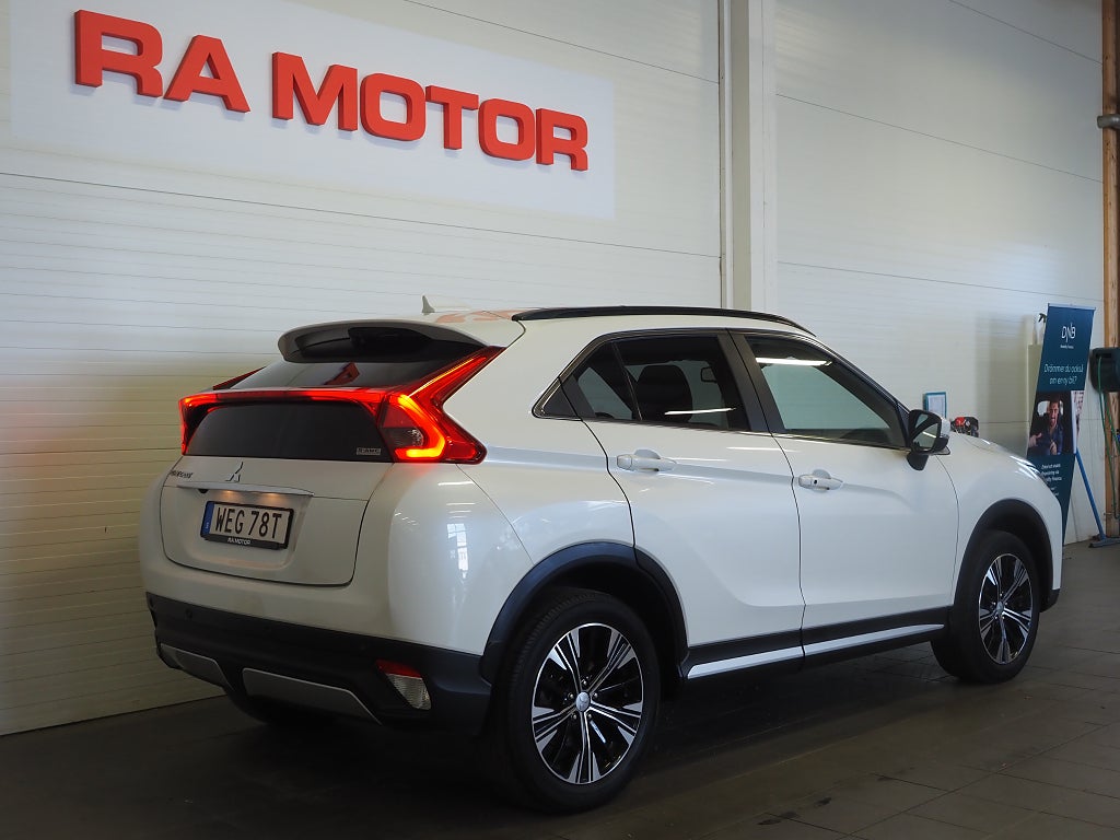 Mitsubishi Eclipse Cross 1.5 T-MIVEC S-AWC CVT Intense Onyx Pano 360° Skinn HUD