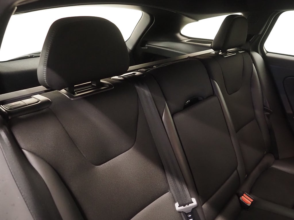 Volvo V60 D4 190hk Geartronic Momentum | D-värm | Låga mil | 2017