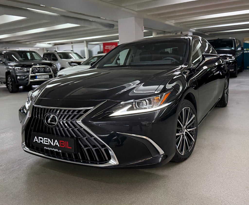 Lexus ES 2025