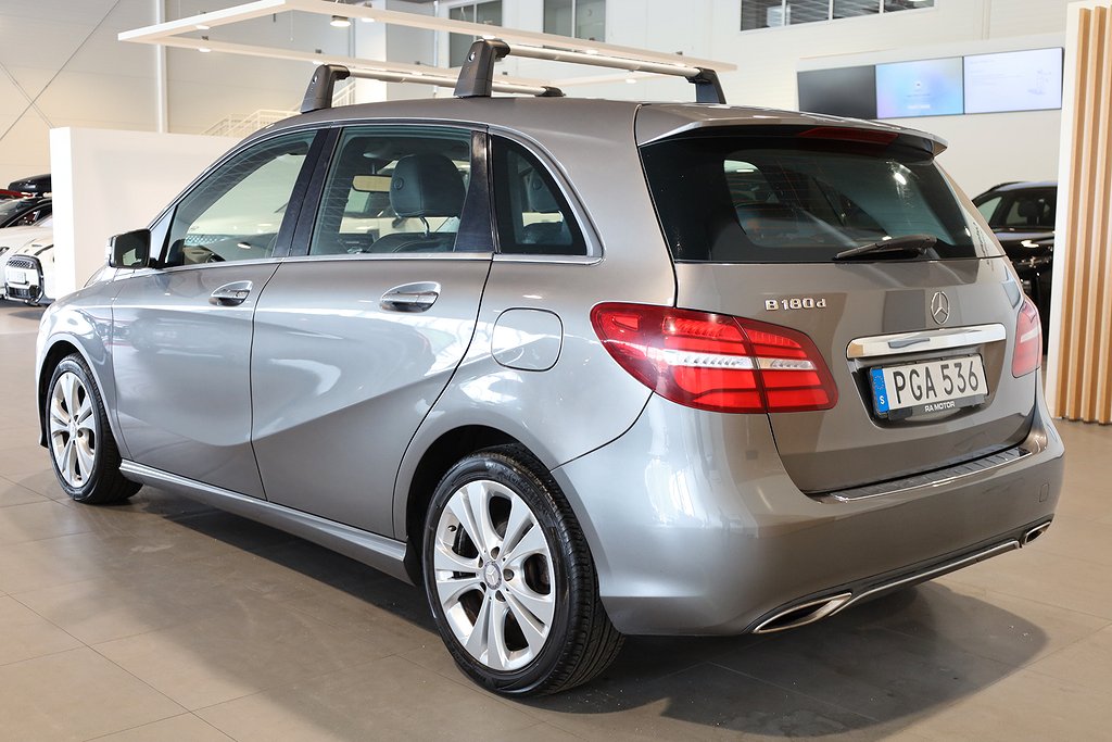 Mercedes-Benz B 180 d 7G-DCT Urban Apple Carplay Blåtand 2017