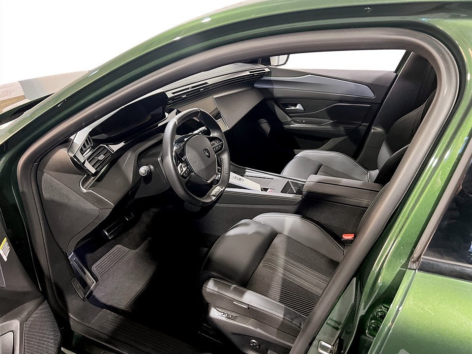 Bild på Peugeot 308 5D GT 1.2 PT 130hk Aut - B-KAMERA,ELSTOL,NAV