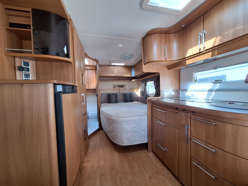 Kabe Briljant 470 XL KS Dubbelbädd, Solcell