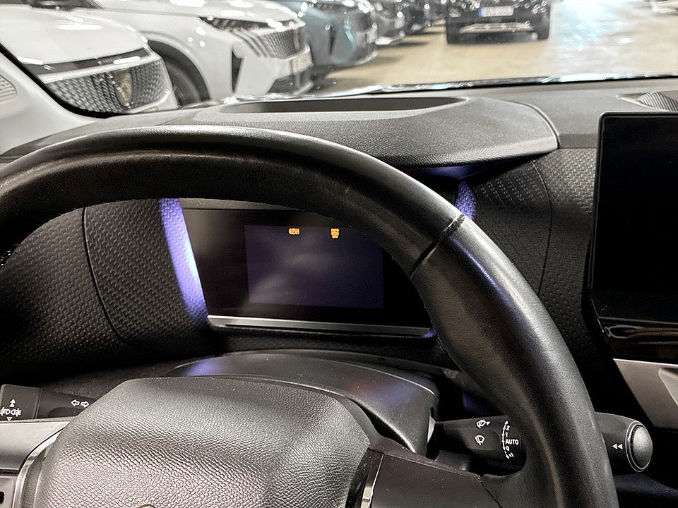 Bild på Citroën e-C4 X Shine Exclusive 50kWh 136hk Aut B-KAMERA PANO