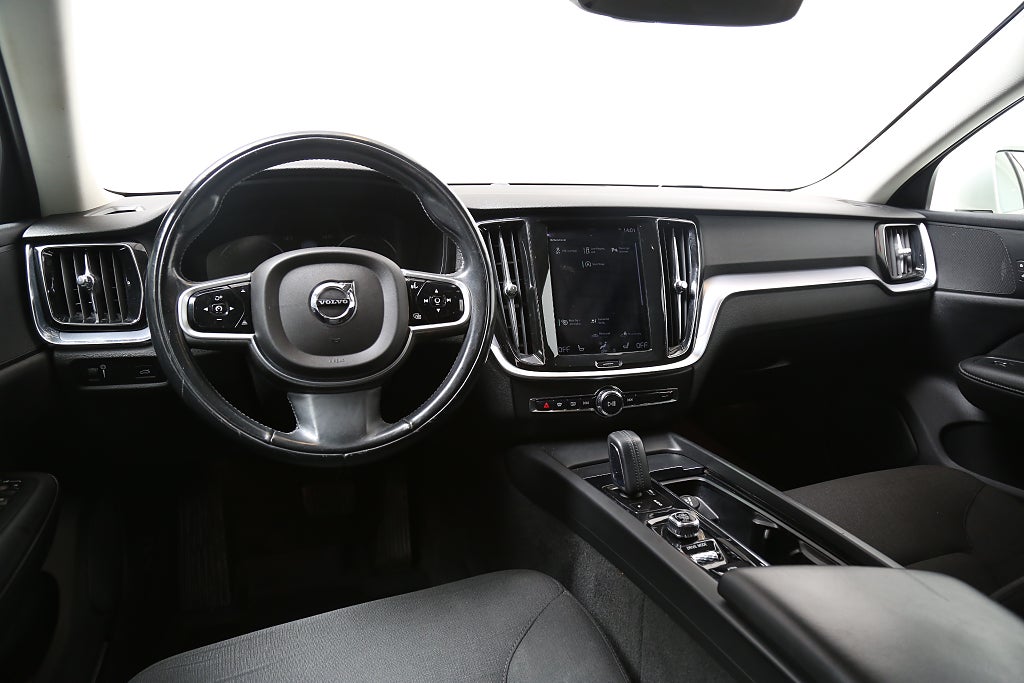 Volvo V60 B4 Diesel 197hk Momentum Advanced SE Aut Drag Leasbar 2021