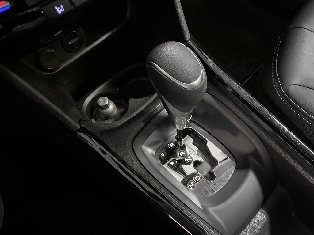 Peugeot 2008 1.2 PureTech 110 EAT Allure Euro 6 – bild 13