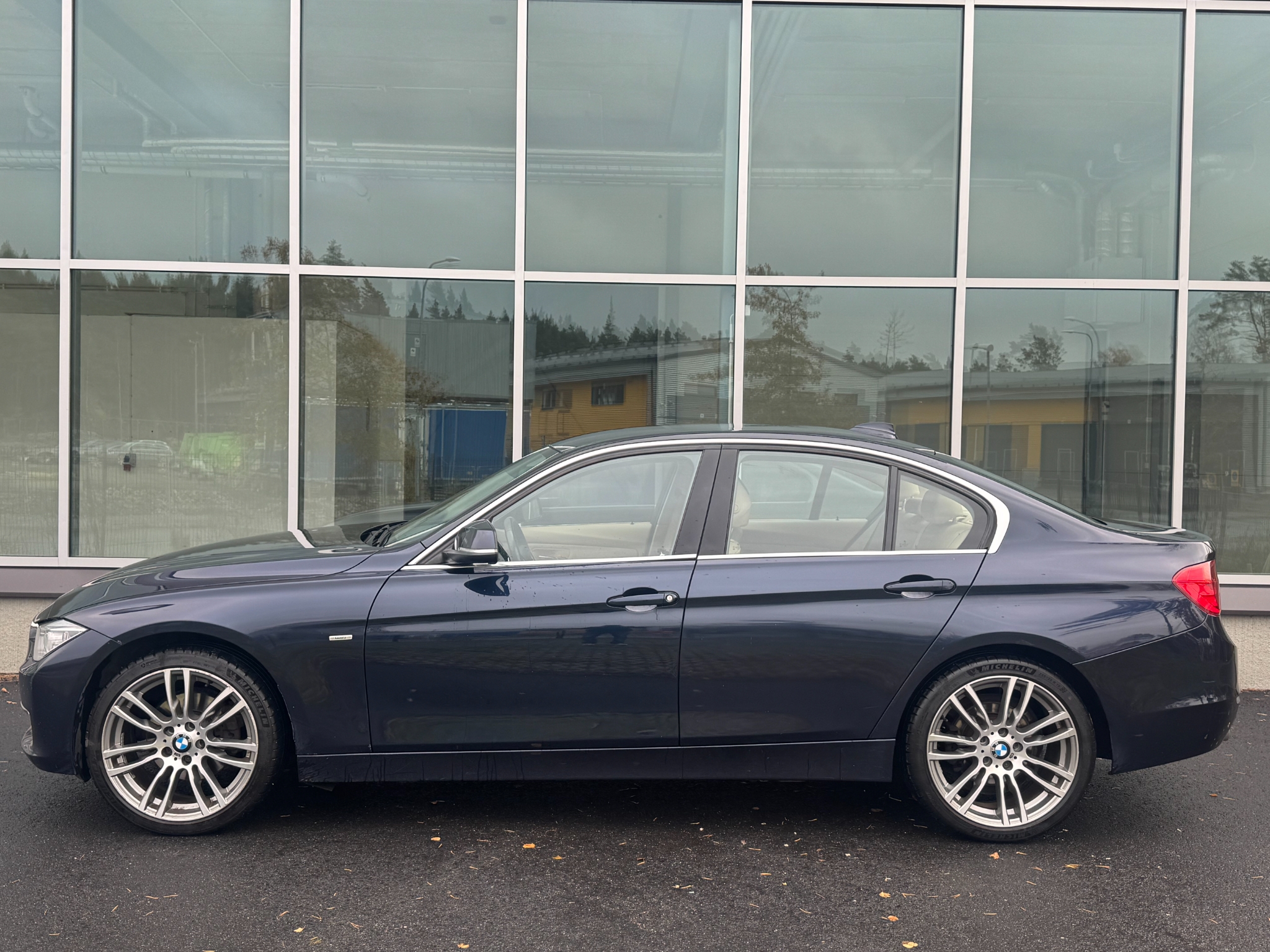 BMW 320 2013, kuva 2/48