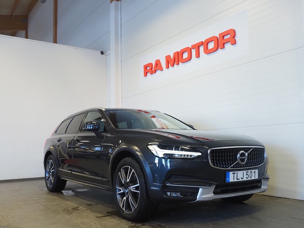 Volvo V90 Cross Country T5 AWD 254hk Inscription Pro | Drag | Kamera | Navi |