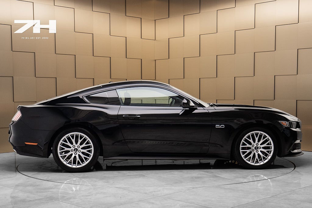 Ford Mustang GT 421hk / Sv.Såld / Brembo / Ventilerade / Kamera
