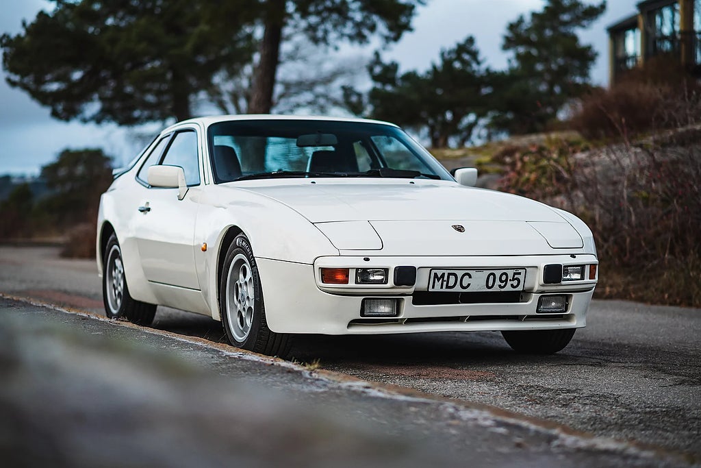 Porsche 944 R "1 av 9 specade av Lasse Jönsson"