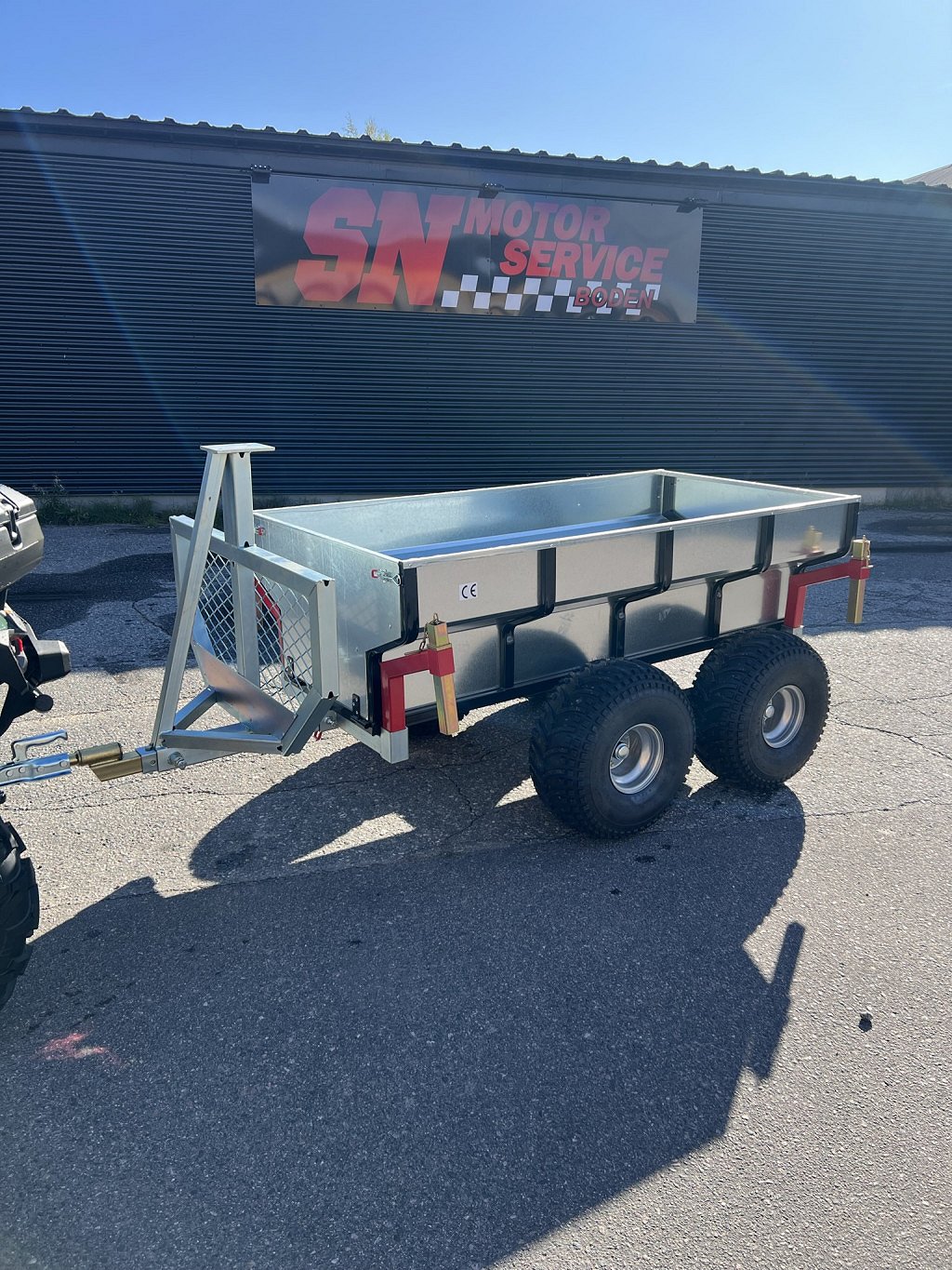 Övrigt Bronco Timmervagn med insatsflak