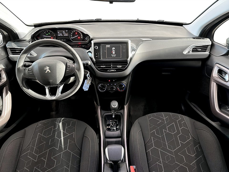 Bild på Peugeot 2008 Active 1.2 e-THP 110hk Aut - PANO, EN ÄGARE