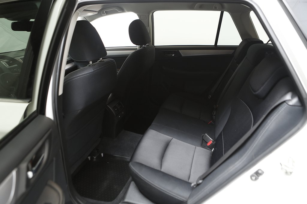 Subaru Outback 2,0D 150hk Base AWD Motorv Drag Extraljus 2017