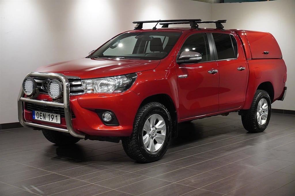 Toyota Hilux D-Cab 2.4 AWD Invincible Aut Kamera Tonade Drag | Ränta 3,95%