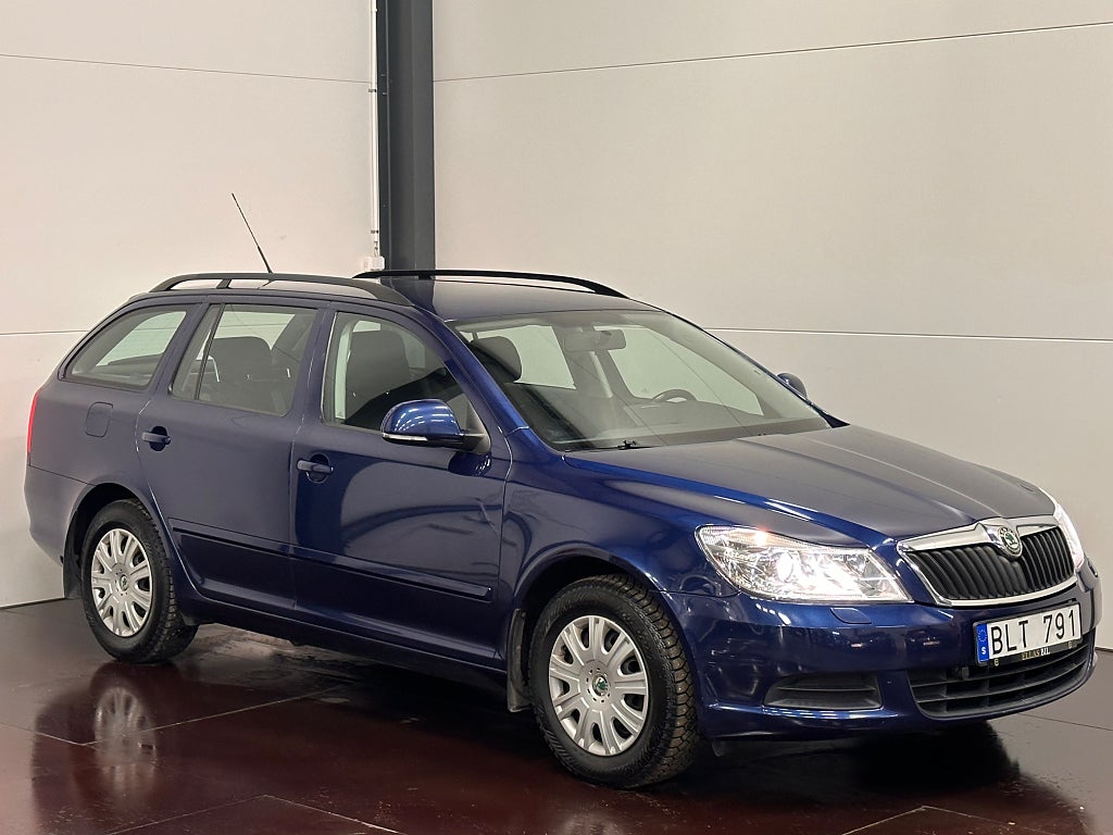 Skoda Octavia KOMBI 1.6 TDI 105HK AMBIENTE DRAG B-SENSOR M-VÄRMARE 