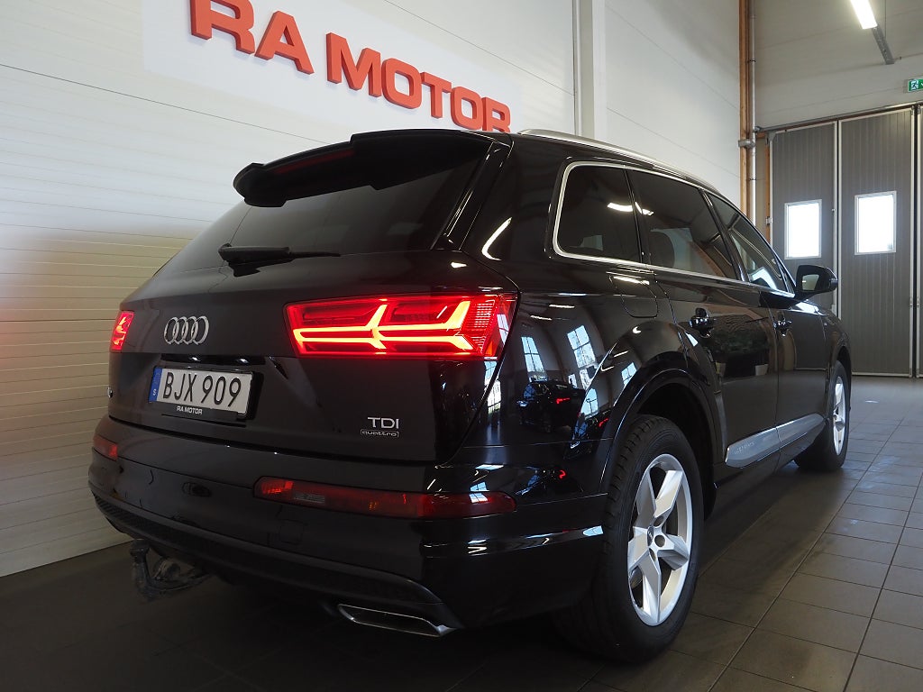 Audi Q7 TDI 272hk S-line  7-sits |Drag|Navi|Kamera|D-värm| 2018