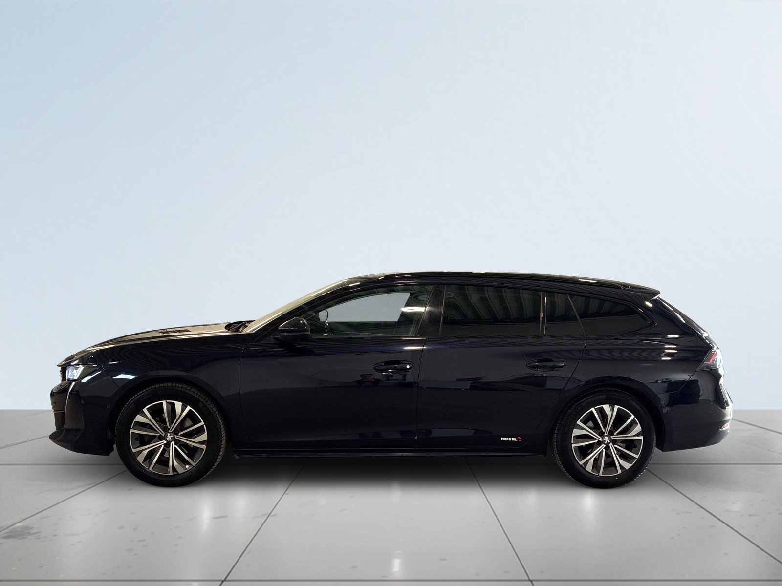 Peugeot 508 SW 1.5 BlueHDi EAT Drag 2022, bild 3/44
