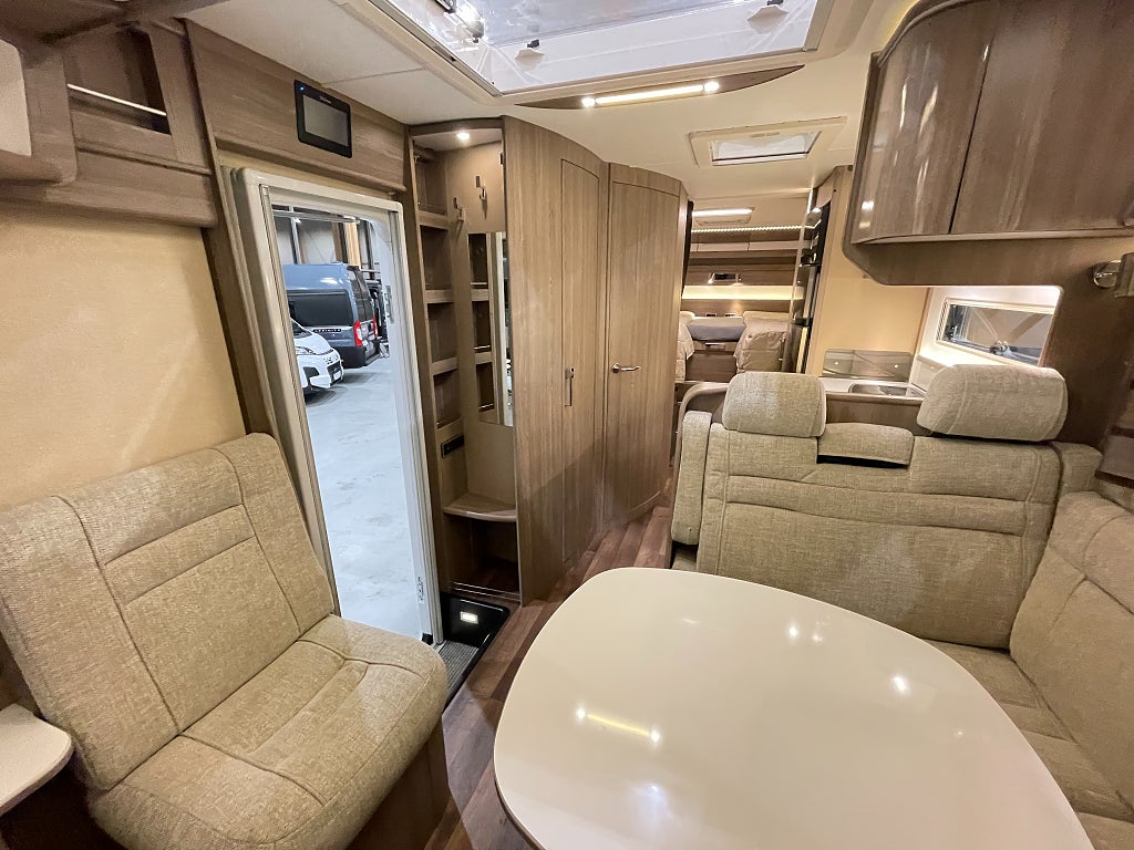 Kabe TMI 810 LGB / Hyd-Stöd/Aut180hk/Solcell/ALDE/Tandem  - Kabe