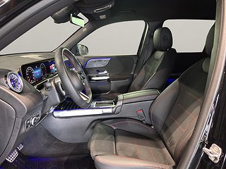 SUV Mercedes-Benz GLB 10 av 10