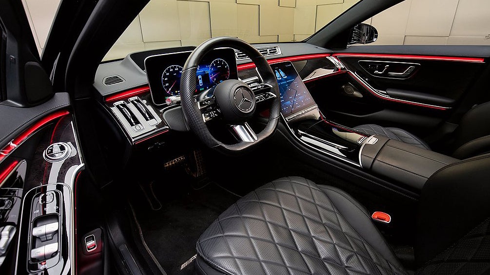 Den sjunde generationen av Mercedes S-klass lanserades 2020. 