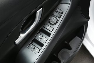 Halvkombi Hyundai i30 11 av 27