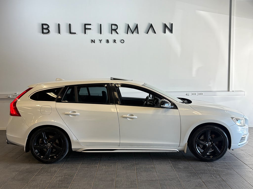 Volvo V60 D5 AWD R-Design TAKLUCKA|VOC|BLIS