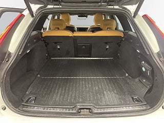 Volvo V90 Cross Country D4 AWD Momentm S&V/Drag/Pano/Massage