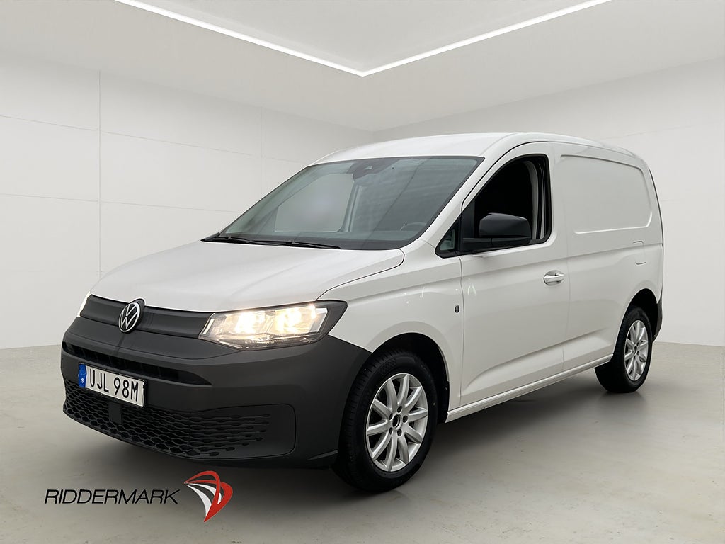Volkswagen Caddy Cargo Värmare MOMS Drag Kamera CarPlay