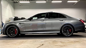 En Mercedes-Benz AMG E 63 S från 2019 finns till försäljning hos TA Car Group. 