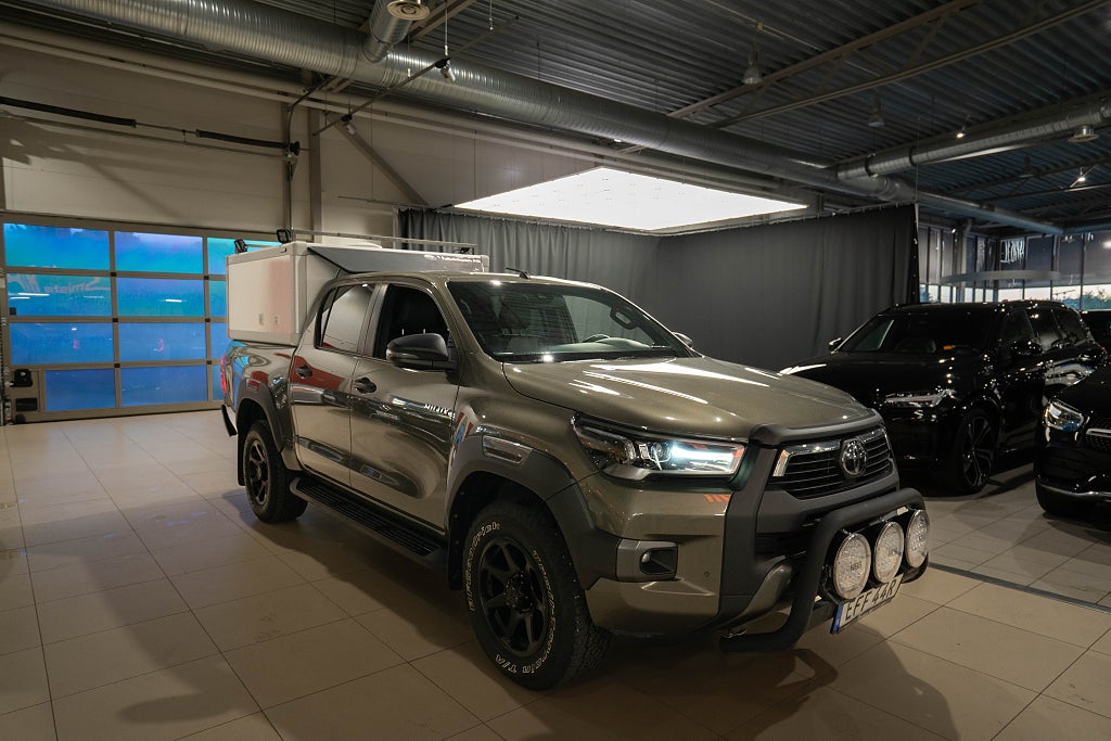 Toyota HiLux 2.8 AWD INVINCIBLE HUNDKÅPA INVERTER D-VÄRMARE MOMS 204