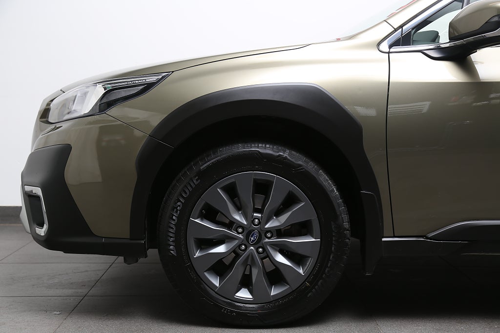 Subaru Outback 2,5i 169hk XFuel Limited AWD Aut Skinn Dragkrok 2023