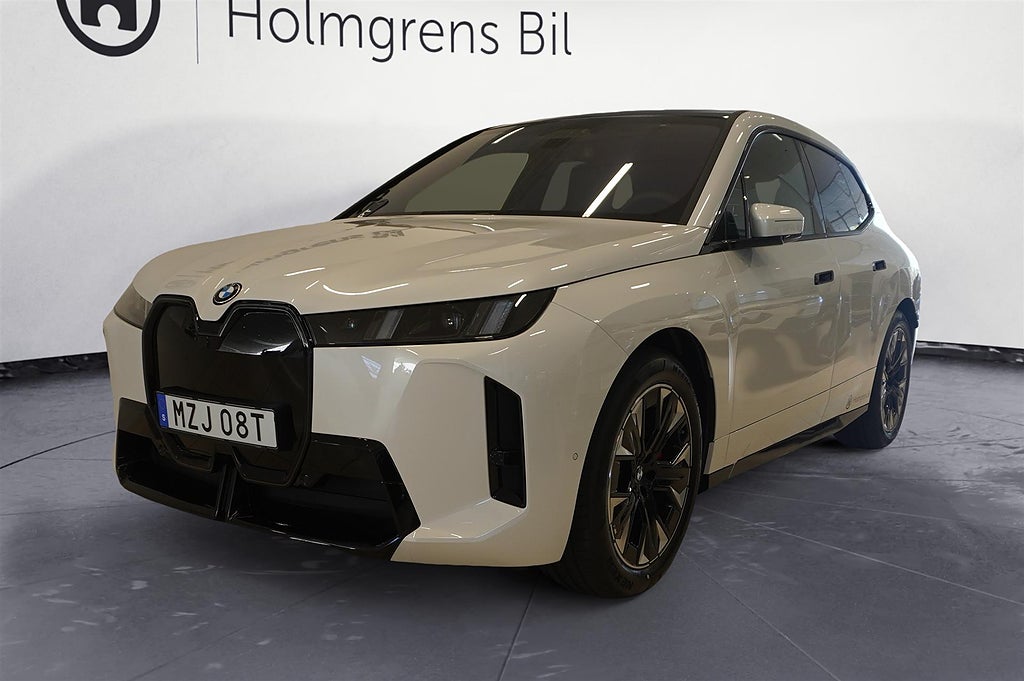 BMW iX xDrive60 Fully Charged M Sport Pro Ed Drag DA Pro H K | Ränta