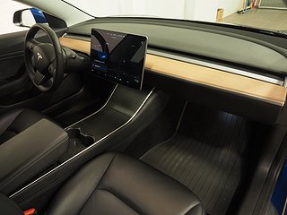Sedan Tesla Model 3 10 av 22