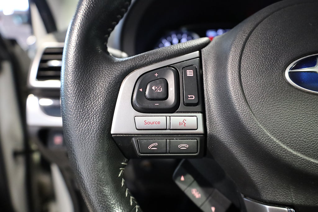 Subaru Forester 2.0 4WD XT 240 HK Drag M-Värme Pano Navi H&K Kamera 2018