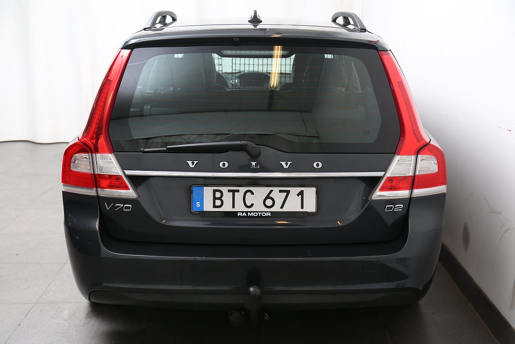 Volvo V70 II D2 S/S Momentum Nybesik Dragkrok 2014