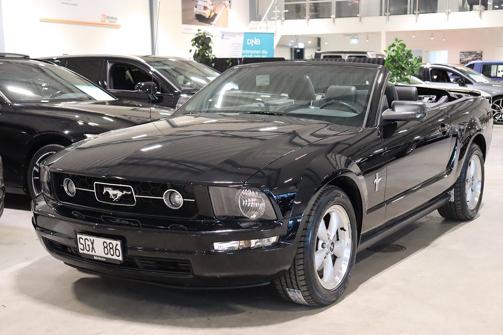 Ford Mustang V6 213HK Cab Aut Flyttgods/Tre Brukare/Lågamil