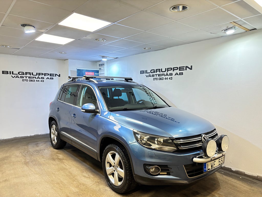 Volkswagen Tiguan 2.0 TDI 4M / Drag / P-Sens / Värm / Navi / 1 Ägare