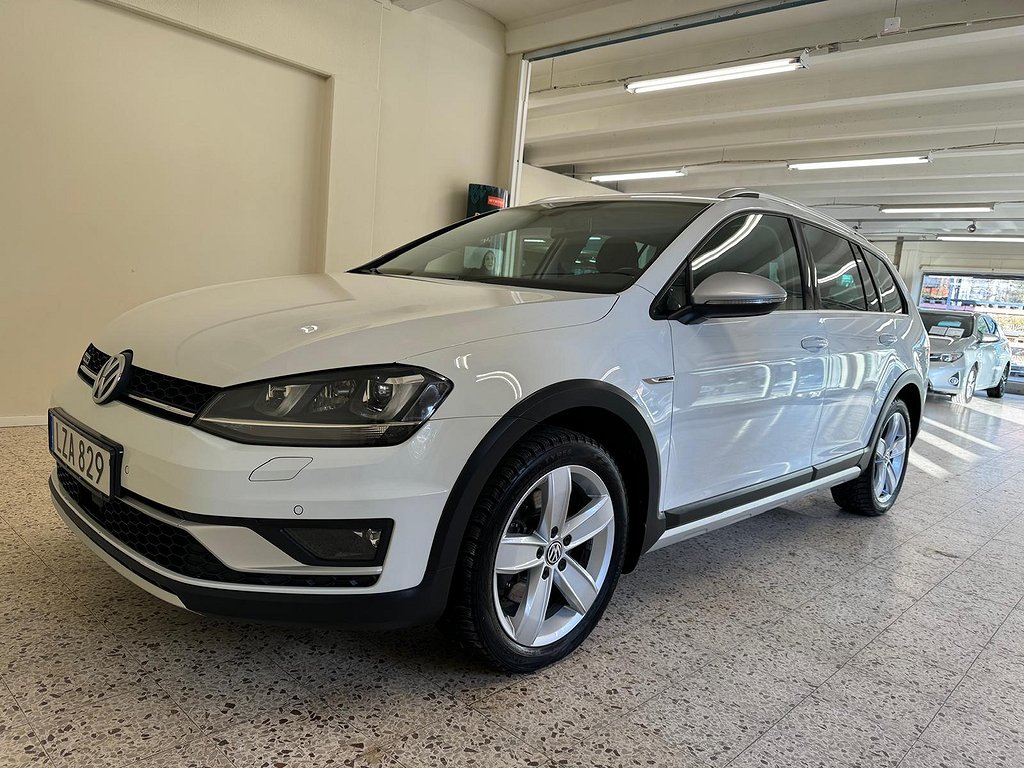 Volkswagen Golf Alltrack 1.8 TSI 4M 180hk / Värmare / Drag / Kamera / Nyservad