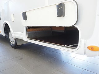 Husbil-halvintegrerad Dethleffs Globetrotter 9 av 28