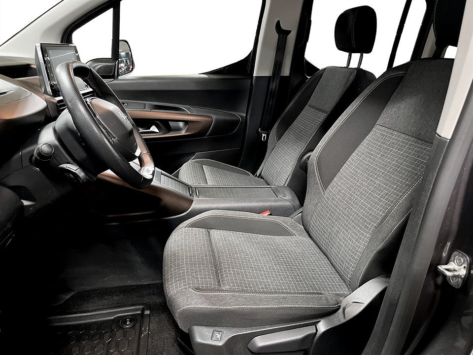 Bild på Peugeot Rifter GT 50kWh 136hk Aut L2 7-SITS 360